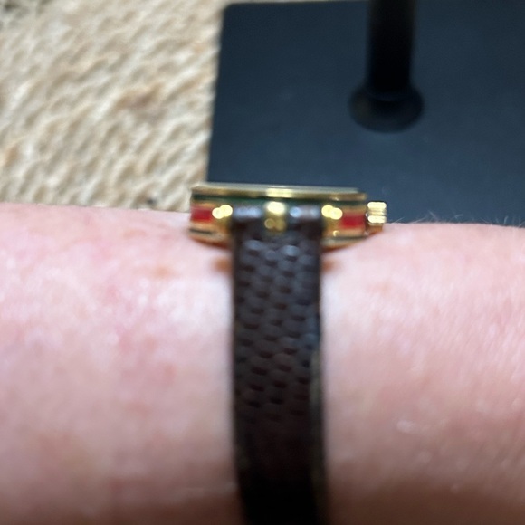 Authentic Vintage Gucci Watch - Picture 11 of 11